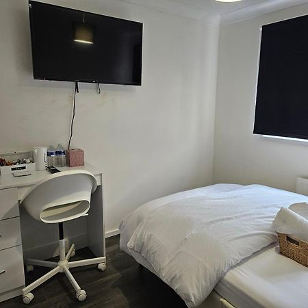 Jays-Rooms Pitsea Экстерьер фото