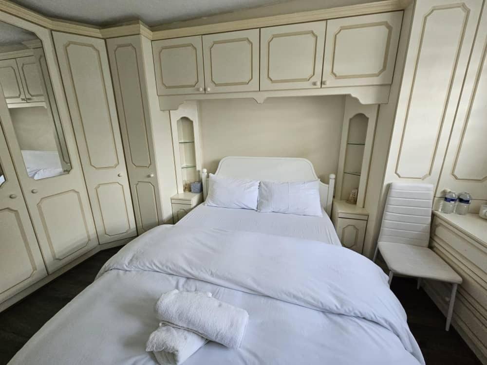 Jays-Rooms Pitsea Экстерьер фото